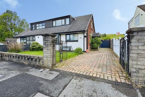3 bed property, in Bannister Close, £195,000