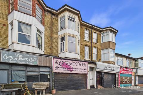 3 bed property, in Lytham Road, £110,000