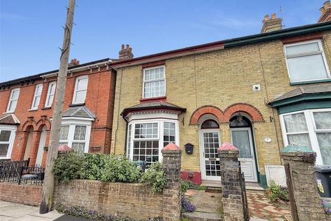 3 bed property, in Terrace Road, £189,950