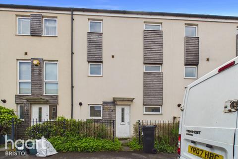 3 bed property, in Wood Street, £325,000