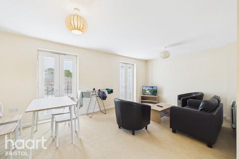 3 bed property, in Wood Street, £325,000