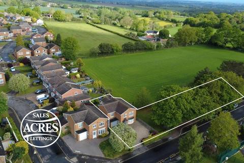 4 bed property, in Worcester Lane, £750,000