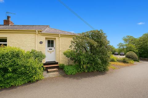 3 bed property, in Garth Road, £395,000