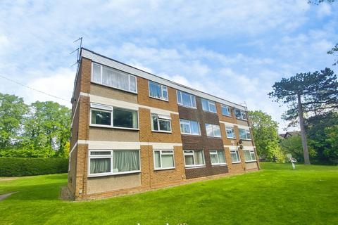1 bed property, in Sherbourne Road, £120,000