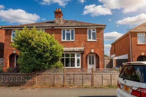 3 bed property, in 11 Hinkler Road, £150,000