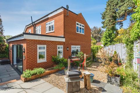 4 bed property, in Guildford Road, £850,000