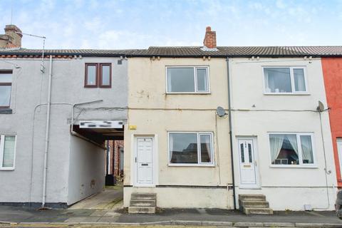 2 bed property, in Albert Street, £63,000