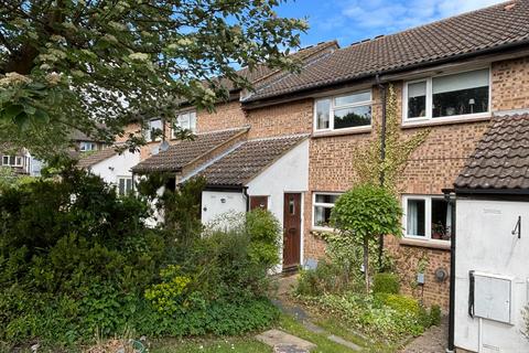 1 bed property, in Burns Close, £175,000