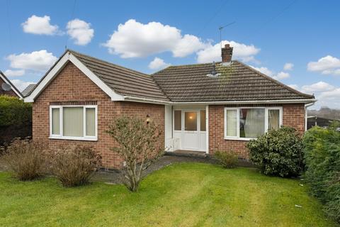 2 bed property, in Reedings Road, £250,000