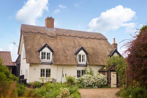3 bed property, in Tanns Lane, £625,000