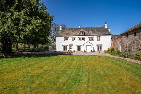 5 bed property, in Thackwood Nook, £950,000