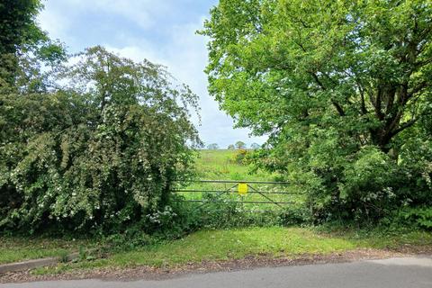 Land, in Byfield Road, £300,000