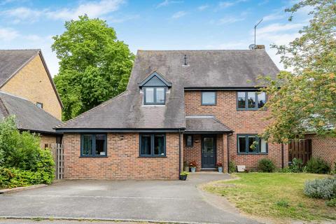 5 bed property, in Pearces Orchard, £1,450,000