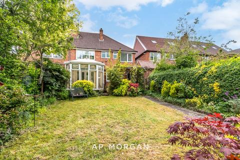 4 bed property, in Tessall Lane, £350,000