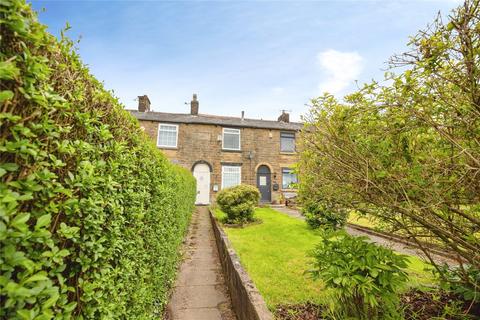2 bed property, in Bury New Road, £200,000