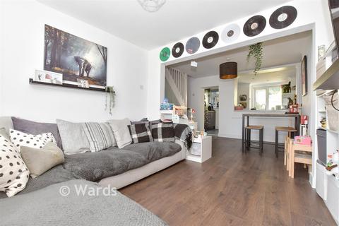 2 bed property, in London Road, £210,000