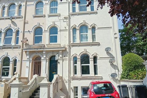 2 bed property, in Ground floor flat, £120,000