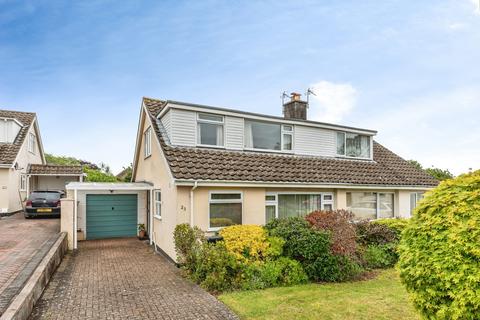 3 bed property, in Wayside, £300,000
