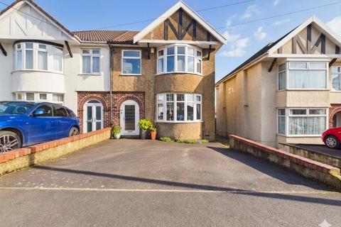 3 bed property, in Hanham Road, £350,000
