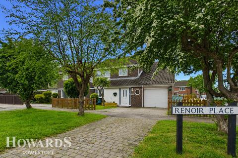 4 bed property, in Renoir Place, £425,000