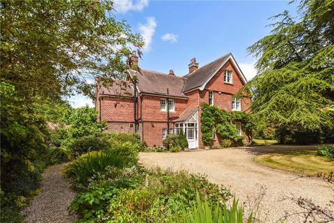 6 bed property, in The Avenue, £1,975,000