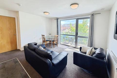 1 bed property, in Ahlux House, £40,000