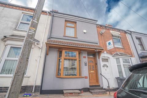 3 bed property, in Bellefield Road, £210,000