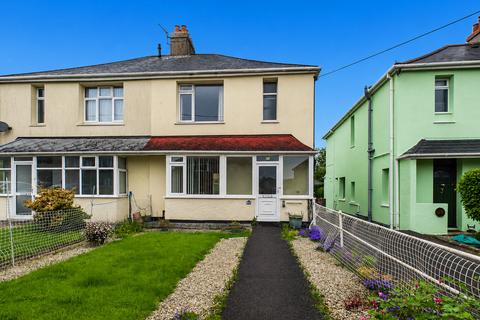 3 bed property, in Lucas Lane, £290,000