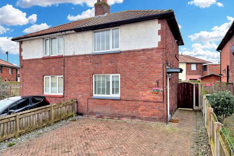 2 bed property, in Vasey Crescent, £117,500