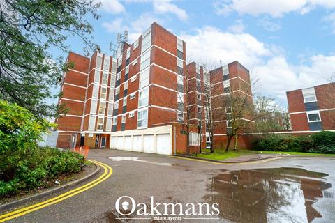 2 bed property, in Hagley Road, £170,000