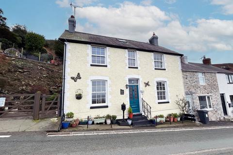 3 bed property, in Conwy Old Road, £285,000