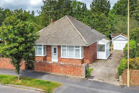 3 bed property, in Lackford Avenue, £425,000
