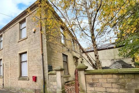 3 bed property, in Hallwell Street, £100,000