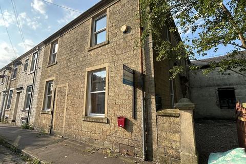 3 bed property, in Hallwell Street, £100,000