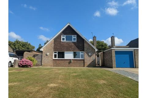 4 bed property, in Buckswood Drive, £600,000