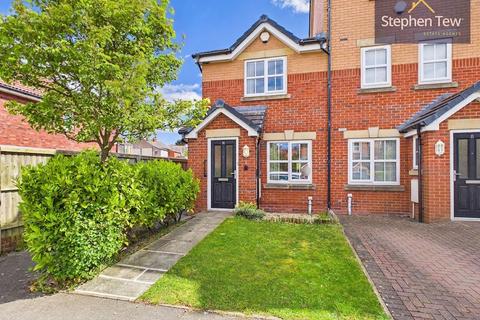 2 bed property, in Apple Tree Gardens, £160,000