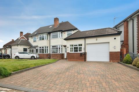4 bed property, in Kingsdown Road, £430,000