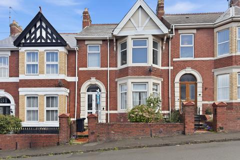 2 bed property, in Richmond Road, £135,000