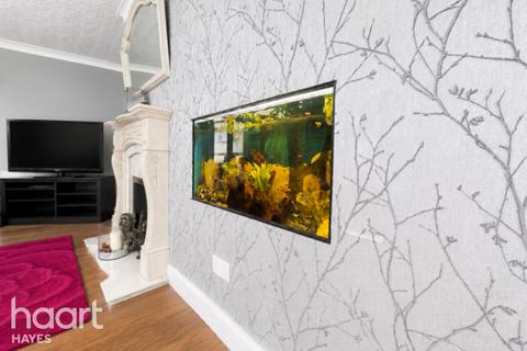 3 bed property, in Hayman Crescent, £500,000
