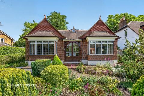 3 bed property, in Purley Oaks Road, £575,000