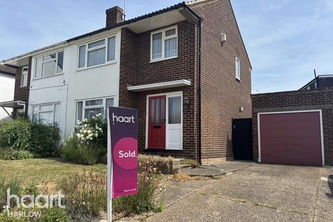 3 bed property, in Elmbridge, £425,000