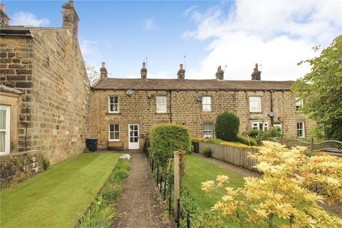 2 bed property, in Grange Terrace, £250,000