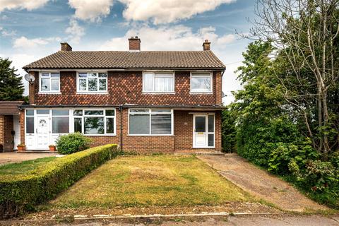 4 bed property, in Hughenden Avenue, £550,000