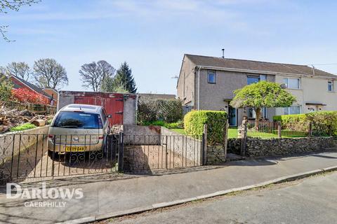 3 bed property, in Brynamlwg, £200,000