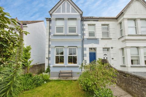 4 bed property, in Beech Road, £325,000