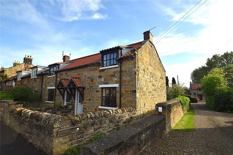 2 bed property, in High Street, £180,000