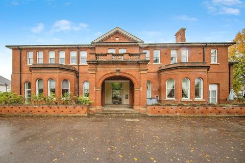 1 bed property, in Meeanee Mews, £130,000