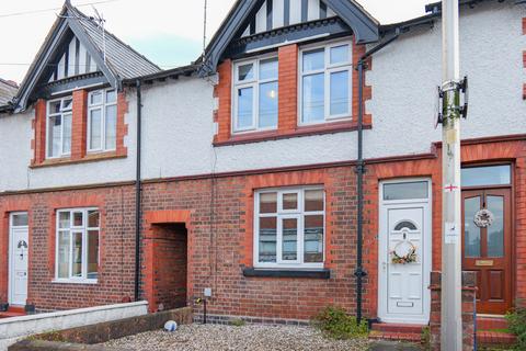3 bed property, in Emmett Street, £150,000