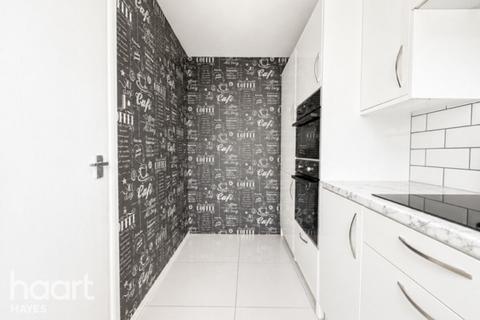 1 bed property, in West Quay Drive, £235,000