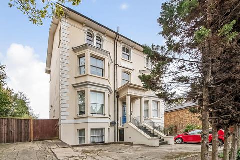 1 bed property, in Hamlet, £260,000